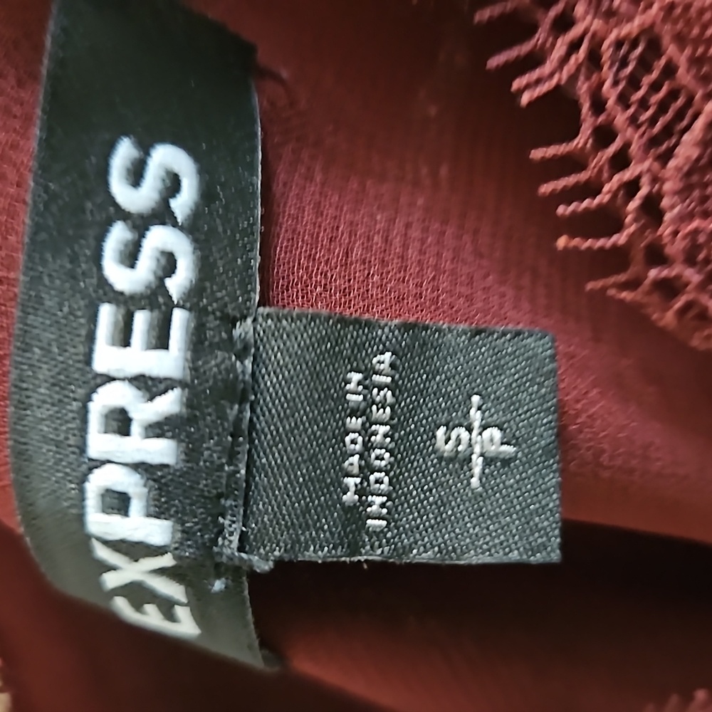 Express Lace Tank - Picture 3 of 4